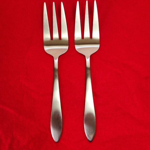 Oneida Cold Meat Serving Forks Mooncrest Pattern 8" Set of 2 - Picture 1 of 9